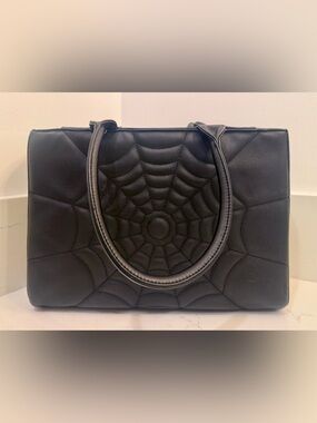 LUX DE VILLE x ELVIRA MISTRESS OF THE DARK LARGE SPIDERWEB STITCH TOTE //